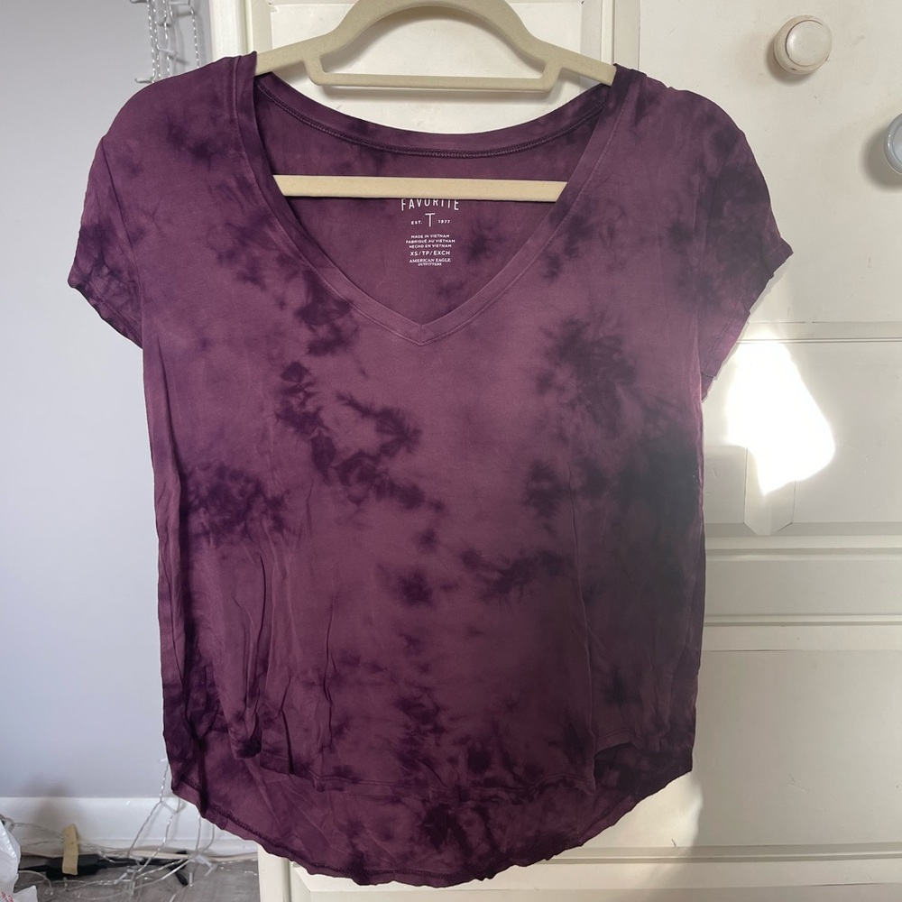 american eagle v-neck cut t-shirt